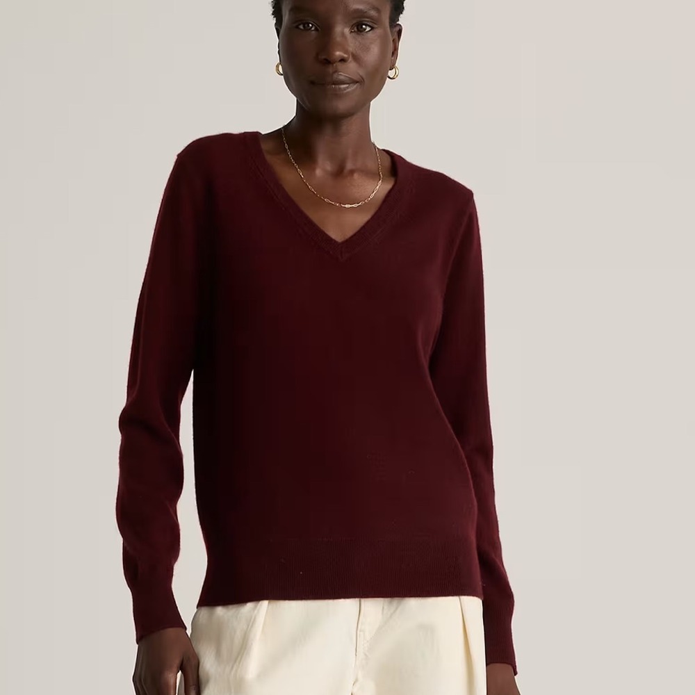 Quince Mongolian Cashmere V-Neck Sweater Rich Burgundy XS New With Tags